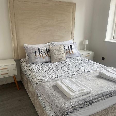 Grays Serviced Apartment Stifford Exterior photo