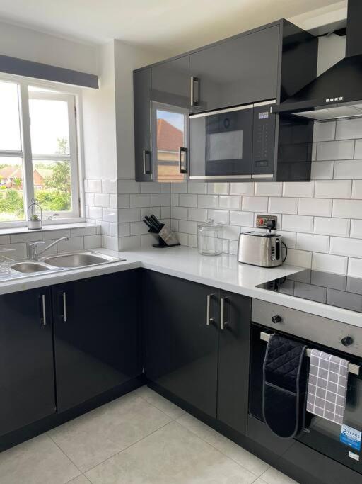 Grays Serviced Apartment Stifford Exterior photo