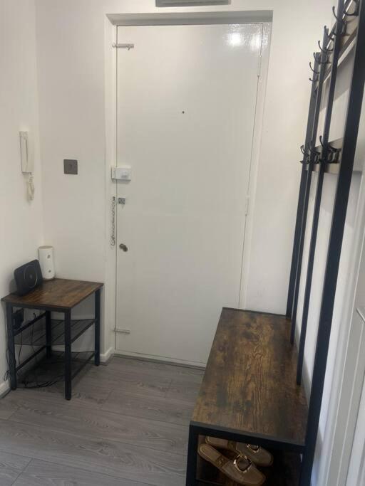 Grays Serviced Apartment Stifford Exterior photo